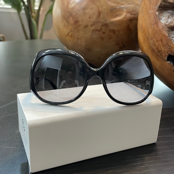 FENDI BIG LENS SUNGLASSES BLACK - Picture 1 of 5